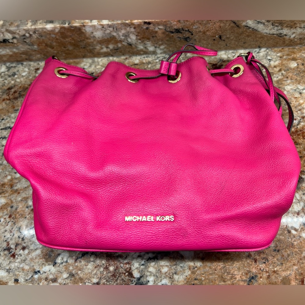 Michael Kors Pink Leather Shoulder Bag - Picture 2 of 13